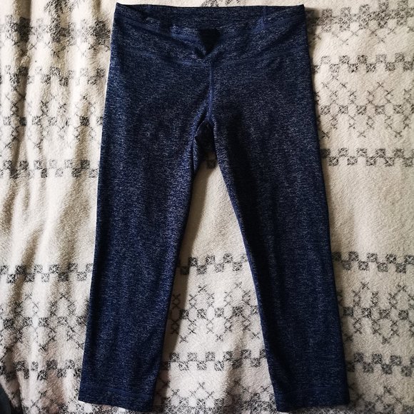 **SOLD**Underarmour 3/4 Blue Leggings - Picture 1 of 4